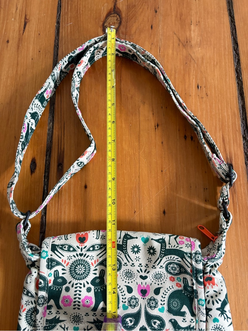 RARE KAVU Kicker Crossbody Bag in Cozy Critters Rabbit Bird Deer Flowers Outdoor - Picture 12 of 13